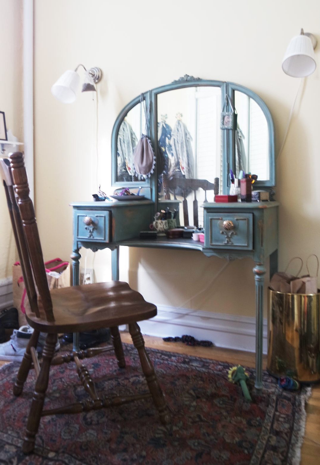 vintage turquoise vanity